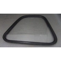 43R-000929 VETRO FISSO POST SX PER RENAULT R4 COMPLETO DI GUARNIZIONE