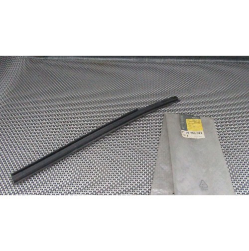 7700790871 GUARNIZIONE DESTRA GRIGLIA ANTERIORE PER RENAULT R19