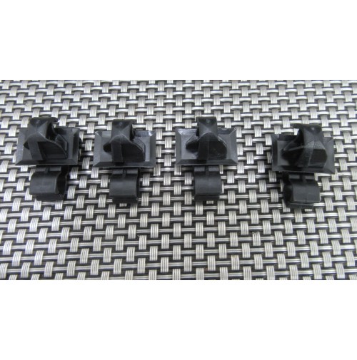 7701422217 KIT 4 PZ CLIP PASSACAVI NERO PER RENAULT 19 - CHAMADE - R21 - ESPA...
