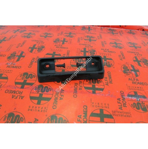 BASE MODANATURA SOTTO PORTA ANTERIORE SINISTRA ALFA ROMEO 33 60526031