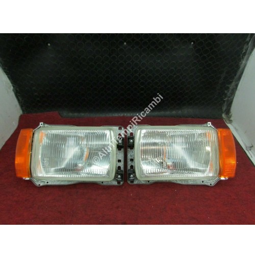 COPPIA FARO PROIETTORE ANTERIORI AUDI 80 '76 '78 R 0301061006