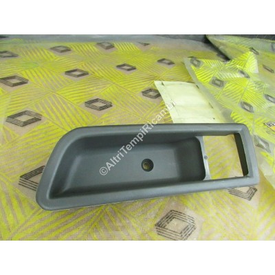 CORNICE MANIGLIA SX RENAULT 7700758054-0