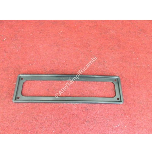 CORNICE TARGA ANTERIORE IN PLASTICA AUTO D'EPOCA