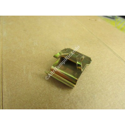 FERMO RENAULT 7700732841-4