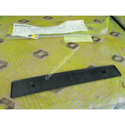 LOGO STEMMA EMBLEMA RENAULT 9 TD RENAULT R9 7700750177-2