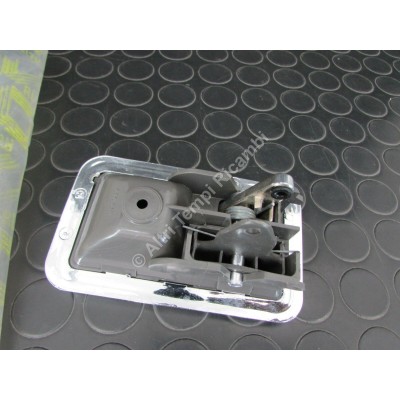 MANIGLIA INTERNA APERTURA PORTA DX RENAULT R20 7700687618-0