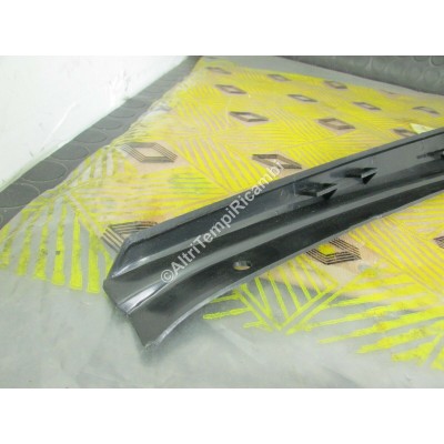 MODANATURA PROFILO FIANCATA DX RENAULT R11 7704001460-0