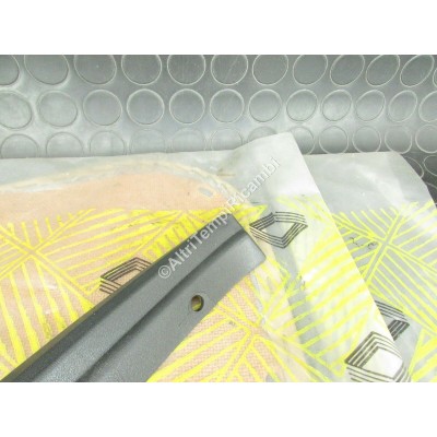 MODANATURA PROFILO FIANCATA DX RENAULT R11 7704001460-1