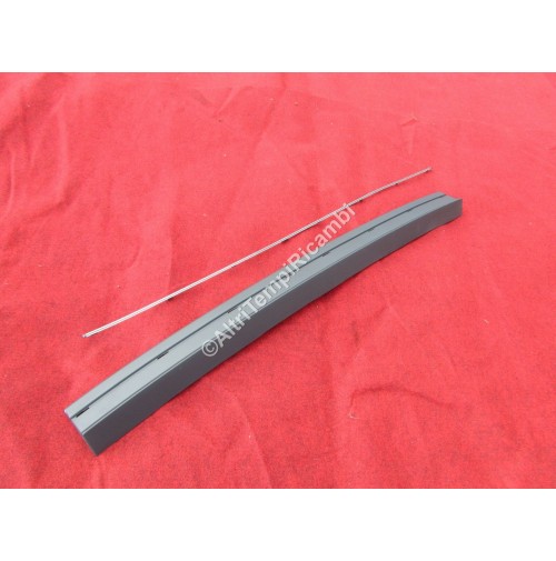 MODANATURA PROFILO PORTELLONE POST RENAULT R21 SAVANNA 7700788197