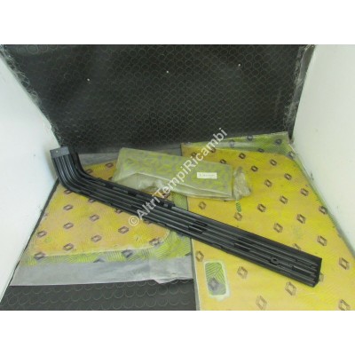 MODANATURA PROFILO POST FIANCATA SX RENAULT FUEGO 7704000448-7