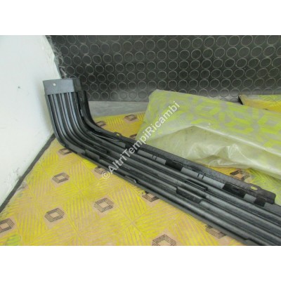 MODANATURA PROFILO POST FIANCATA SX RENAULT FUEGO 7704000448-5