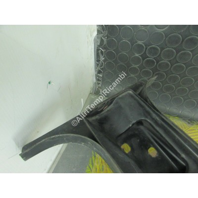 MONTANTE PIANTONE PORTA RENAULT 8207334-2