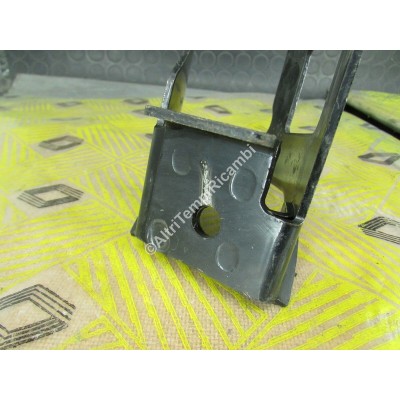 PIASTRA SUPPORTO RENAULT 7700506797-2