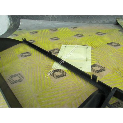 PROFILO CORNICE RENAULT 7700647027-5