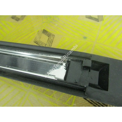 PROFILO MODANATURA LATERALE RENAULT 7704000055-2