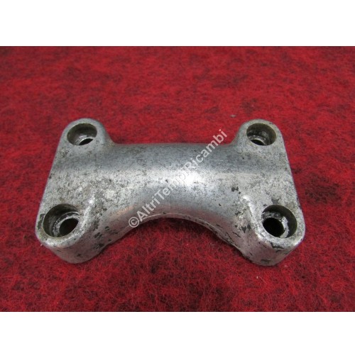 STAFFA SOSTEGNO MANUBRIO PER GILERA ARCORE 150 5V 0033/s