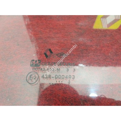 VETRO SCENDENTE ANTERIORE DX RENAULT R9 - R11 7701584910-0